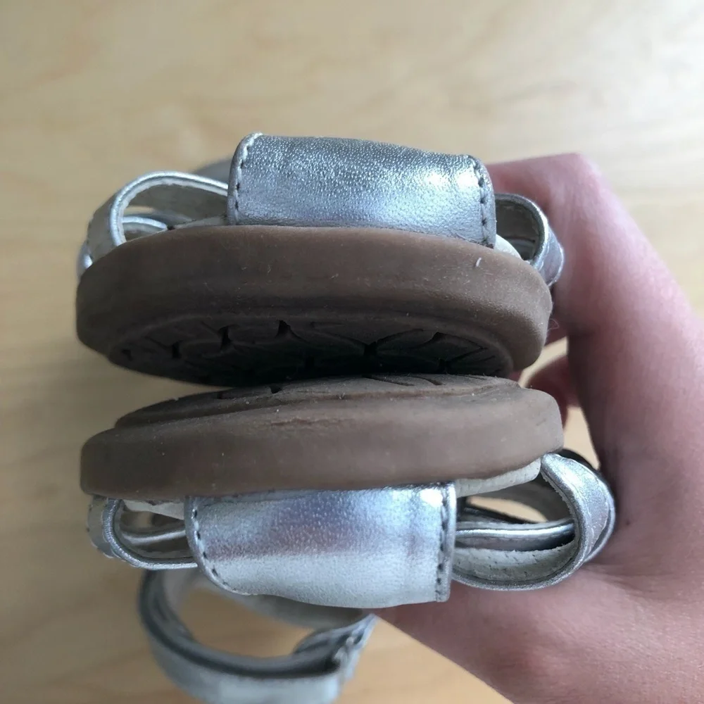See Kai Run Camila Sandals Girls size 2 Silver Metallic Fisherman Style